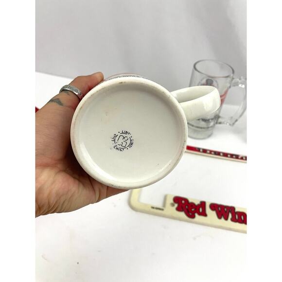 VTG Detroit Red Wings Snapback Hat License Plate Mugs Cups NHL Rare 1990s Hockey - Picture 11 of 13